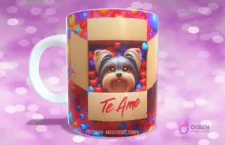 Taza sublimada con perrito Yorkshire Terrier bebé en caja de regalo llena de corazones y 'Te Amo'