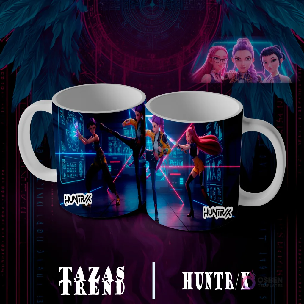Dos tazas blancas con diseño de sublimación Huntrix Demon Hunter N°7, presentando tres personajes femeninos animados realizando movimientos de artes marciales o acrobacias en un entorno de entrenamiento futurista.