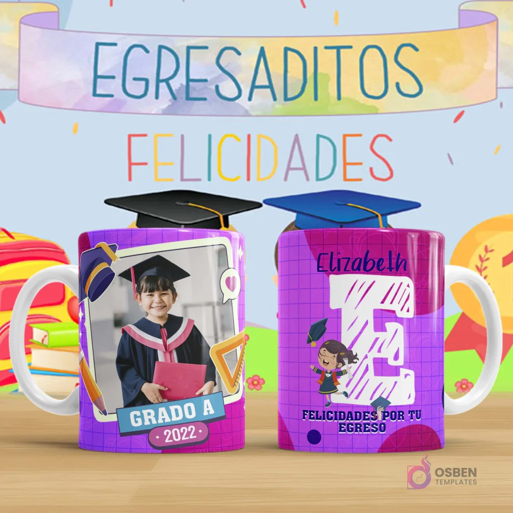 Taza de sublimación para egresaditos, diseño infantil de graduación en tonos violeta con marco para foto de niña, birrete y texto 'Grado A 2022', y reverso con letra E personalizada para Elizabeth, personaje de niña feliz y frase 'Felicidades por tu egreso'.