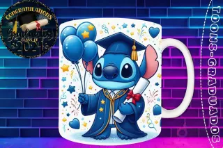 Taza de sublimación con Stitch graduado 3D animado celebrando la Clase 2024 con diploma y globos