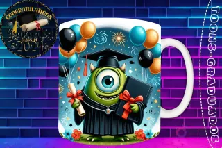 Taza de sublimación con Mike Wazowski graduado 3D animado celebrando la Clase 2024 con diploma y libro