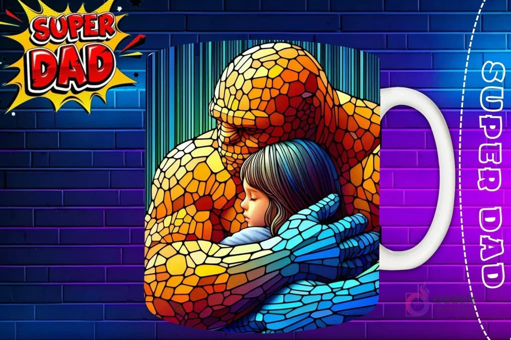 Taza sublimada con La Mole (The Thing) abrazando a una niña, diseño 'Super Dad' con fondo azul