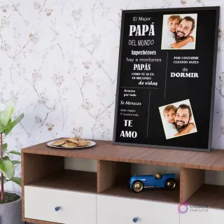 Mockup de cuadro imprimible para el Día del Padre con diseño que celebra a Papá como 'Superhéroe' y destaca el amor y la gratitud por contar cuentos, en un entorno de sala de estar con papel tapiz floral y una planta.