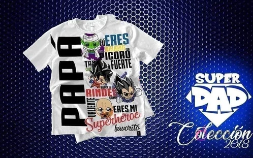 Mockup de camiseta blanca de sublimación con diseño de personajes chibi de Dragon Ball (Piccolo, Goku, Vegeta, Krillin) y textos 'PAPÁ', 'Valiente', 'Fuerte', 'Mi Superhéroe Favorito' para el Día del Padre.