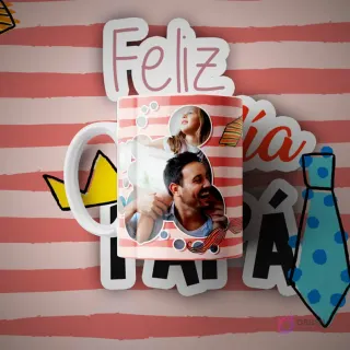 Taza de sublimación con diseño de rayas rosas y blancas, con tres marcos circulares para fotos de padre e hijos, sobre un fondo con la frase 'Feliz Día Papá' y dibujos de corbata y corona.