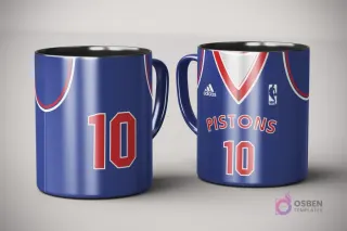 Par de tazas de sublimación con diseño de jersey azul y rojo de Detroit Pistons, número 10, con logo Adidas y logotipo NBA, sobre fondo gris claro.