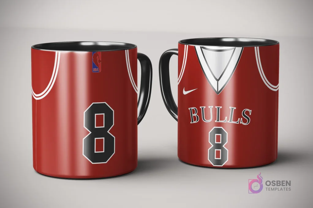 Par de tazas de sublimación con diseño de jersey rojo de Chicago Bulls, número 8, con logo Nike, logotipo NBA y asas negras, sobre fondo gris claro.