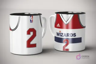 Par de tazas de sublimación con diseño de jersey blanco, rojo y azul de Washington Wizards, número 2, con logo Adidas y logotipo NBA, sobre fondo gris claro.