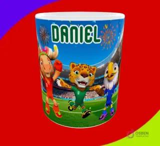 Mug sublimado con mascota jaguar, águila y alce en estadio, personalizable con nombre Daniel para Mundial 2026