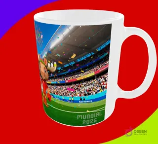 Taza sublimada con la mascota alce en un estadio lleno de fans y texto 'Mundial 2026'