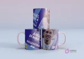Plantilla sublimación taza Rodrigo De Paul Argentina 7 Mundial Qatar 2022, con mockup de tres tazas apiladas con diseño en tonos azules y blancos