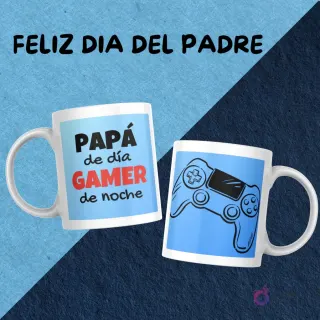 Tazas con diseño para Papá Gamer: 'Papá de día Gamer de noche' y la otra con un dibujo lineal de un mando de videojuegos azul sobre fondo celeste.