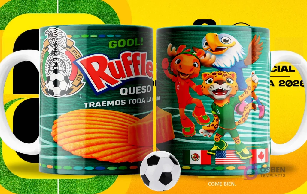 Par de tazas blancas sublimadas con diseños de Ruffles Queso 'Traemos toda la papa' y las mascotas del Mundial 2026, con un fondo amarillo que simula un campo de fútbol