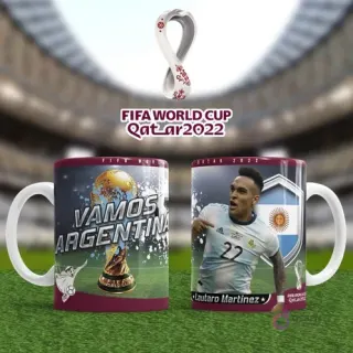 Plantilla sublimación taza Argentina Lautaro Martínez Qatar 2022 corriendo con escudo