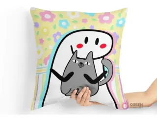 Cojín sublimado con diseño Flork sosteniendo un gato gris, fondo floral pastel