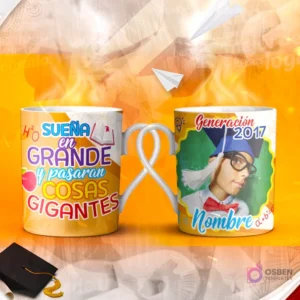 Dos tazas mockup de graduación, una con espacio para foto del graduado y otra con la frase 'EL ÉXITO consiste en vencer el TEMOR al FRACASO'.