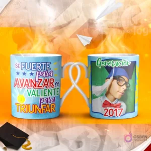 Dos tazas mockup de graduación, una con espacio para foto del graduado y otra con la frase 'La VIDA PREMIA los ESFUERZOS'.