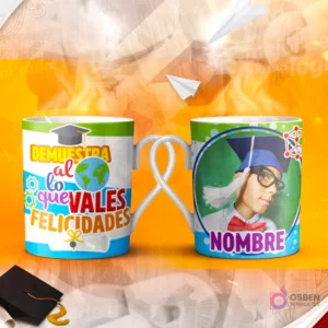 Dos tazas mockup de graduación, una con espacio para foto del graduado y otra con la frase 'LUCHA hasta CONSEGUIR EL ÉXITO de tu PRESENTE'.