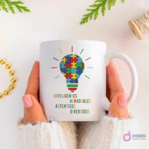 Manos sujetando una taza blanca con un diseño de bombilla formada por piezas de puzzle de colores y las palabras 'INTELIGENTES, AGRADABLES, AUTÉNTICOS, DIVERTIDOS'.