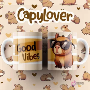 Par de tazas blancas sublimadas con diseño frontal de capibara con gafas de sol oscuras y texto 'Good Vibes' en el lateral