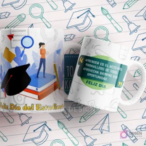 Mug blanco y verde con un birrete de graduación, libros y una estudiante, junto a la frase 'APRENDER ES EL ACTO MÁS MARAVILLOSO DE TODO: APROVECHA SIEMPRE ESA OPORTUNIDAD'.
