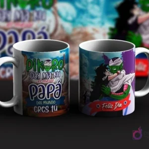 Dos tazas de sublimación con diseños de Piccolo y Gohan de Dragon Ball para el Día del Padre. Una taza con el mensaje 'Pikoro Day Ma Ku el mejor Papá del mundo eres tú' y otra con Piccolo abrazando a Gohan con 'Feliz Día'.