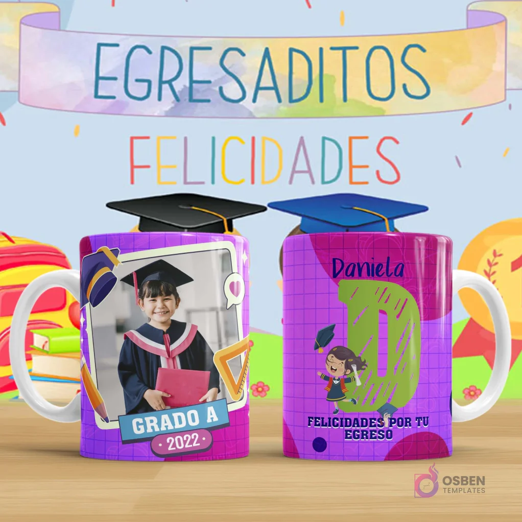 Taza de sublimación para egresaditos, diseño infantil de graduación en tonos violeta con marco para foto de niña, birrete y texto 'Grado A 2022', y reverso con letra D personalizada para Daniela, personaje de niña feliz y frase 'Felicidades por tu egreso'. Taza de sublimación para egresaditos, diseño infantil de graduación en tonos violeta con marco para foto de niña, birrete y texto 'Grado A 2022', y reverso con letra D personalizada para Daniela, personaje de niña feliz y frase 'Felicidades por tu egreso'.