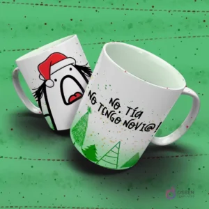 Taza Flork Navidad con Flork avergonzado y el divertido mensaje 'No. Tía NO TENGO NOVI@!' sobre fondo de pinos.
