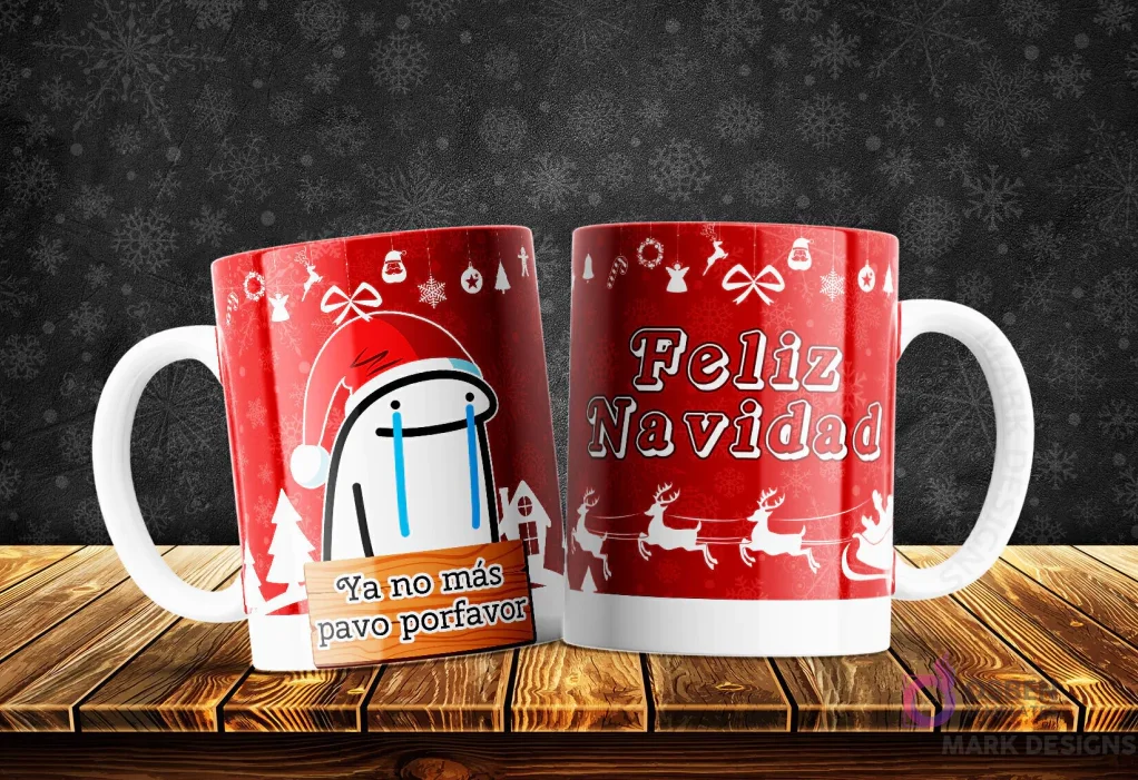 Taza con Flork llorando y suplicando 'Ya no más pavo porfavor', reflejando el hartazgo navideño, diseño rojo. Taza con Flork llorando y suplicando 'Ya no más pavo porfavor', reflejando el hartazgo navideño, diseño rojo.