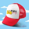 Gorro trucker rojo y blanco sublimado con diseño 'PAPÁ sexy' y Homer Simpson tumbado, ideal regalo Día del Padre.
