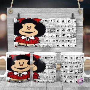 Taza de sublimación con Mafalda sonriente y brazos abiertos sobre fondo de viñetas de cómic