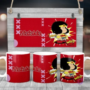 Taza de sublimación con Mafalda disfrazada de Mujer Maravilla y onomatopeyas cómicas