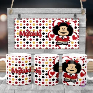 Taza de sublimación con Mafalda sonriente de vestido rojo y fondo de puntos y corazones
