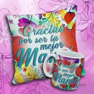 Cojín y taza con diseño de 'Gracias por ser la mejor Mama' en colores vibrantes, corazones y flores.
