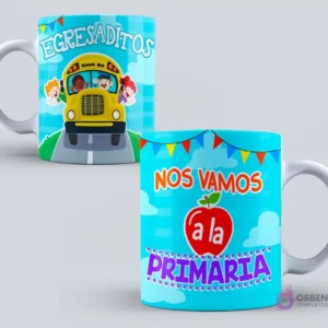 Dos tazas de graduación infantiles. Una con un bus escolar y niños asomándose, con la frase 'Egresaditos'. La otra con una manzana roja y el texto 'Nos Vamos a la Primaria' en un cielo azul claro.