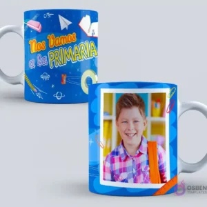 Dos tazas de graduación con fondo azul vibrante. Una con la frase 'Nos Vamos a la Primaria' y elementos escolares. La otra con un niño feliz en un marco azul con clips de papel y una regla.