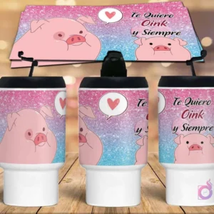 Tres termos blancos con diseño del cerdo Pato de Gravity Falls con glitter y la frase 'Te Quiero Oink y Siempre', sobre un fondo brillante rosa y azul, con una banda de sublimación.