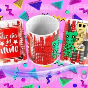 Tres tazas sublimadas con diseños para el Día del Niño y Roblox (Piggy), sobre fondo rosa con patrones geométricos. Una taza dice 'Feliz día del Niño' en rojo, otra muestra el logo 'ROBLOX' en rojo, y la tercera presenta a personajes de Roblox, incluyendo a Piggy.