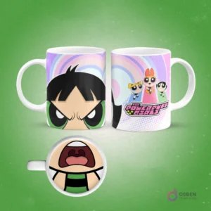 Taza de sublimación de Bellota de Las Chicas Superpoderosas con las tres heroínas en el reverso, asa blanca, interior con boca de Bellota, sobre fondo lila pastel.