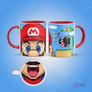 Taza de sublimación de Super Mario Bros. pixelado con gorra roja y nivel de videojuego en el reverso, interior con boca de Mario, sobre fondo azul claro.