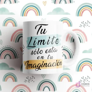 Taza blanca con frase 'Tu Límite sólo está en tu Imaginación' con detalles de pinceladas azules y amarillas, sobre fondo de arcoíris pastel.