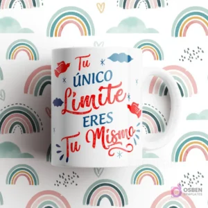 Taza blanca con frase 'Tu ÚNICO Límite ERES Tu Mismo' en letras rojas y detalles de pájaros y nubes, sobre fondo de arcoíris.