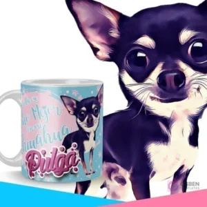 Taza sublimada con diseño de cachorro Chihuahua y frase 'La vida va mucho mejor con mi Chihuahua Pulga', junto a una ilustración de un Chihuahua negro y canela