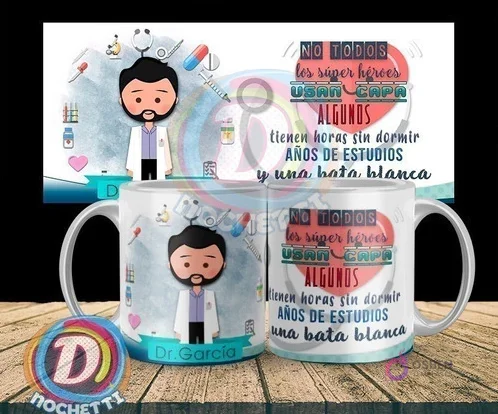 Taza sublimada con diseño de doctor 'Dr. García' con la frase 'No todos los súper héroes usan capa, algunos tienen bata blanca' y elementos médicos de fondo. Taza sublimada con diseño de doctor 'Dr. García' con la frase 'No todos los súper héroes usan capa, algunos tienen bata blanca' y elementos médicos de fondo.