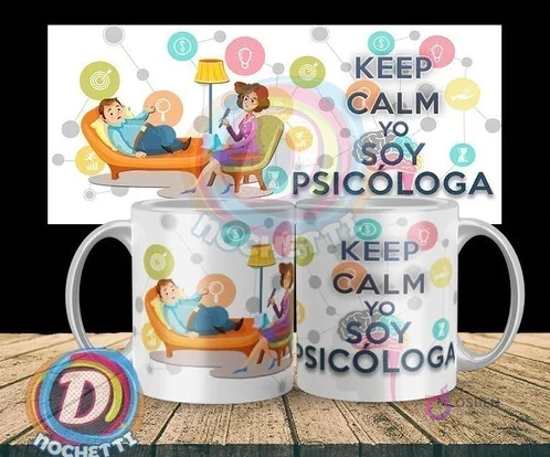 Taza sublimada con diseño de psicóloga 'Keep Calm Yo Soy Psicóloga' con una terapeuta en sesión y símbolos de ideas y conexiones. Taza sublimada con diseño de psicóloga 'Keep Calm Yo Soy Psicóloga' con una terapeuta en sesión y símbolos de ideas y conexiones.
