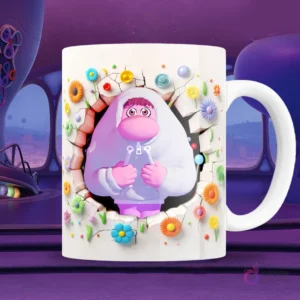 Taza blanca sublimada con personaje de Vergüenza (Embarrassment) de Intensamente 2 en efecto 3D, cubriendo su rostro, saliendo de una pared con flores de colores