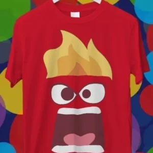 Diseño para sublimación de Furia de Intensamente 2, personaje rojo con ojos blancos grandes, boca abierta y una pequeña llama en la cabeza en una polera roja.