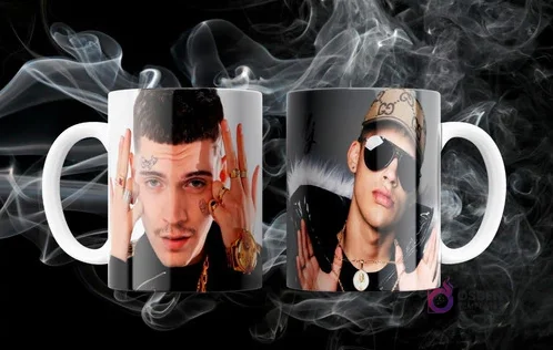 Dos tazas blancas sublimadas, una con Jairo Vera y la otra con Pailita en poses distintivas, fondo oscuro y humo. Dos tazas blancas sublimadas, una con Jairo Vera y la otra con Pailita en poses distintivas, fondo oscuro y humo.