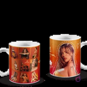 Tazas de cerámica con diseños de Karol G Tropicoqueta: collage y retrato vibrante de la artista