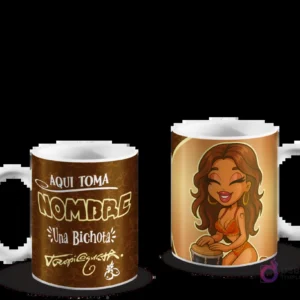 Mugs Karol G Tropicoqueta: diseño 'Aquí toma una Bichota' y caricatura de la artista tocando bongos